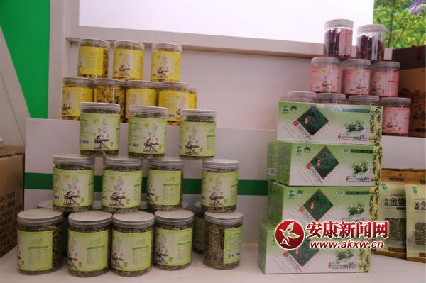 hꎸʳƷ“”ɞ鱊οُ͓“c(din)”        z_meitu_17.jpg
