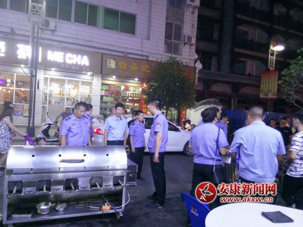 查看環(huán)保型封閉式烤爐.jpg